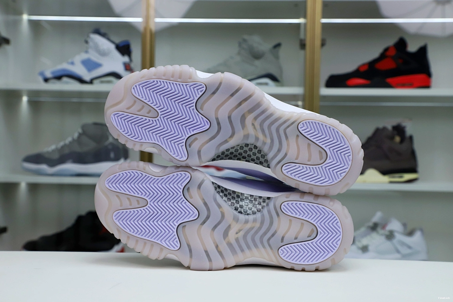 VIOLET LOW 11 JORDAN PURE AIR 0303